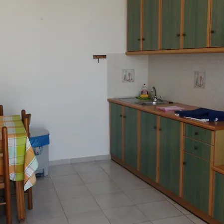 κωνσταντίνος *