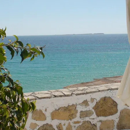 Constantinos Daire Lassi (Kefalonia)