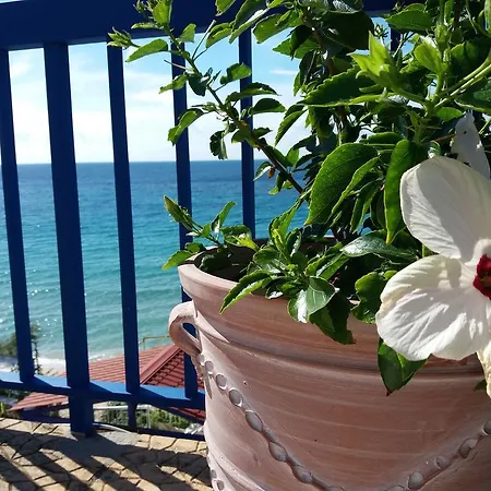 דירה Constantinos