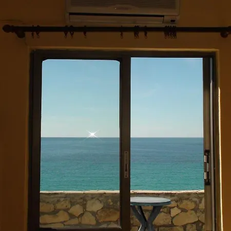 Apartament Constantinos